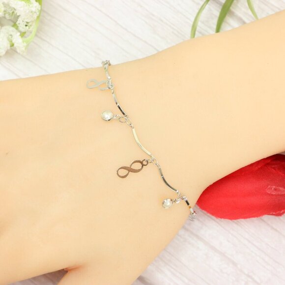 "Trendy Handmade Bracelet – A Thoughtful Gift for Girls & Women | UNVRC1017 - Picture 4 of 10